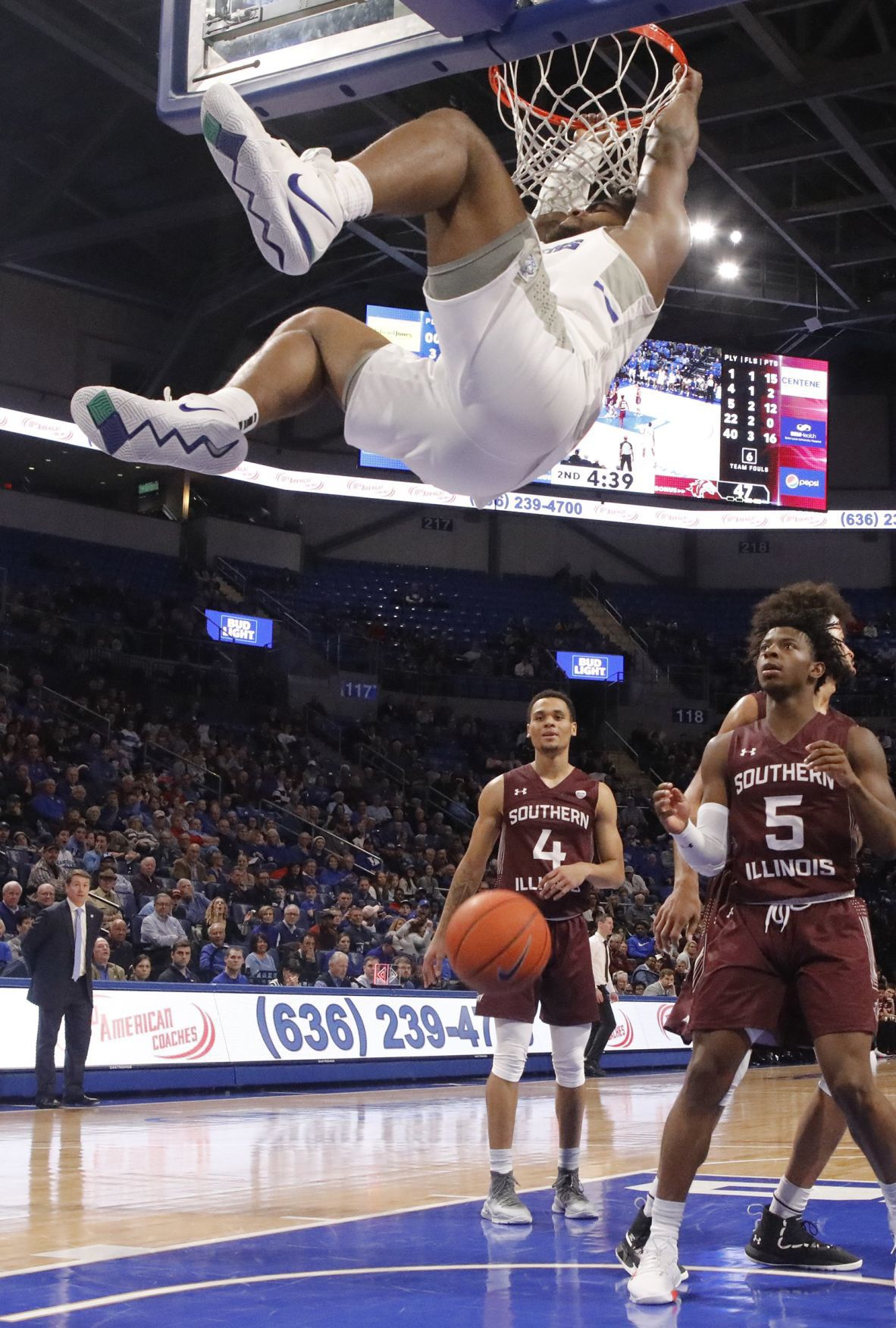The Billikens and Salukis battle at Chaifetz Arena
